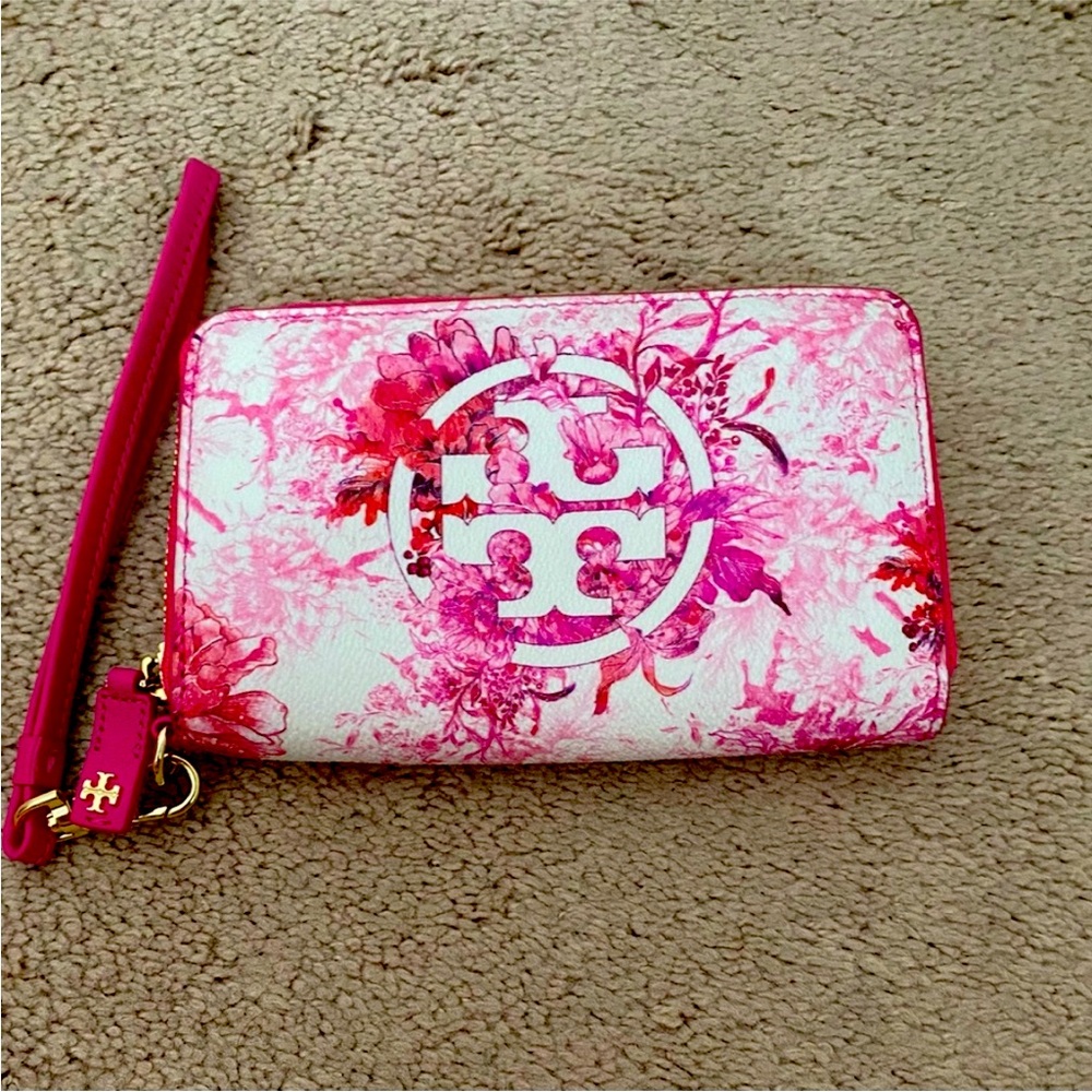 Tory Burch Kerrington Zip Around Wallet